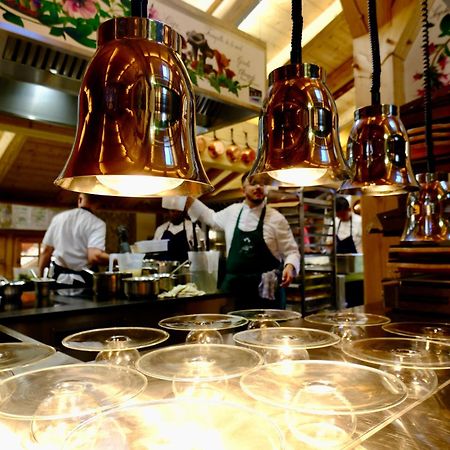 Marc Veyrat Hotell Megève Exteriör bild